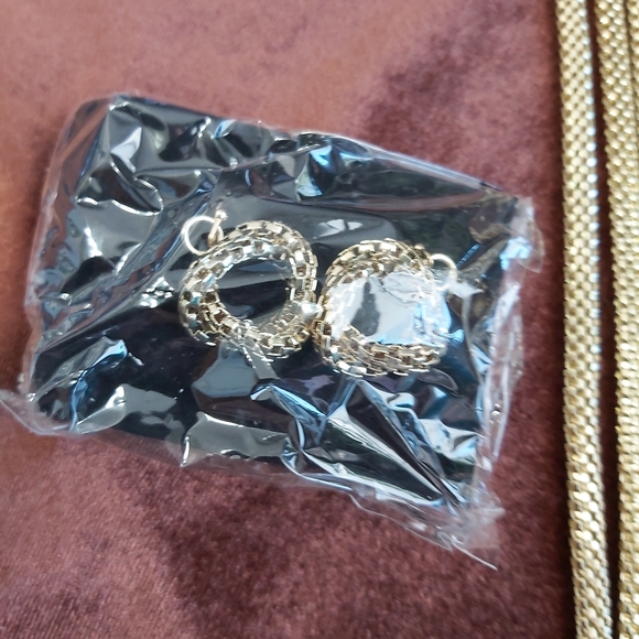 🤡2 for $40 Necklace and matching earrings - Picture 3 of 6